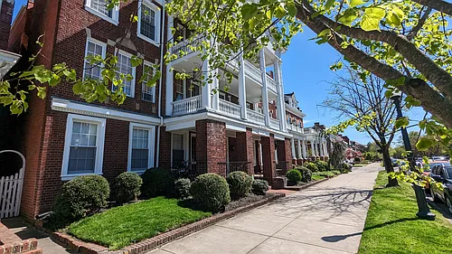 7 N Arthur Ashe Blvd #10 Photo 1