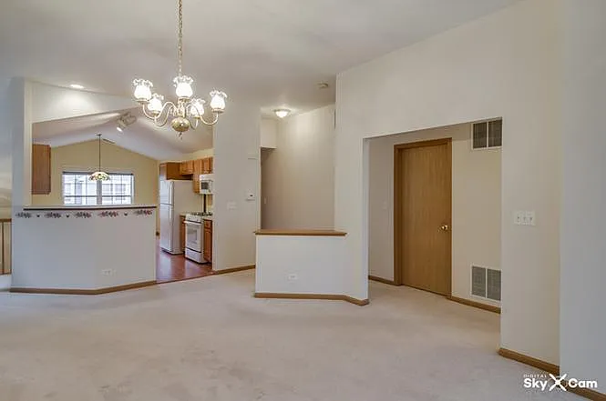 2 bed, 1658 sqft, $2,350 — Photo 3