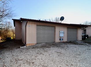 22096 Green Hills Rd, Lebanon, MO 65536