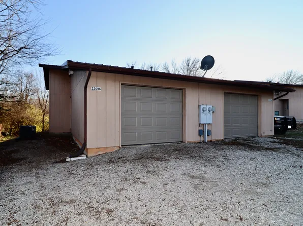 22096 Green Hills Rd, Lebanon, MO 65536
