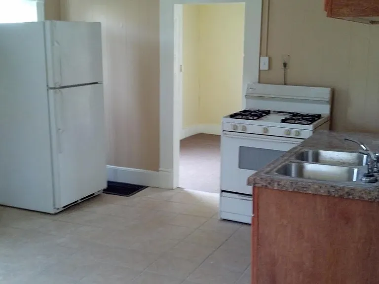 415 James Ave SE #1 — Photo 4