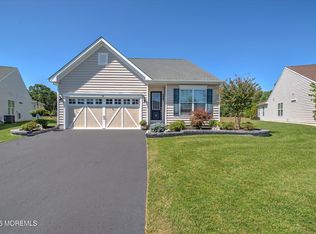 12 Banquet Ct, Howell, NJ 07731