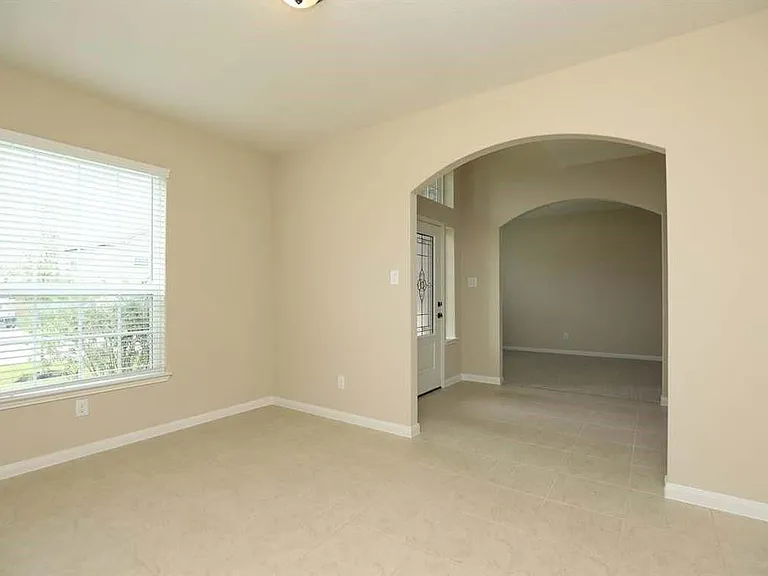 21202 Sunshine Meadow Dr — Photo 4