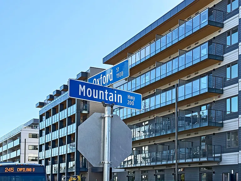 1529 Oxford St — Photo 4