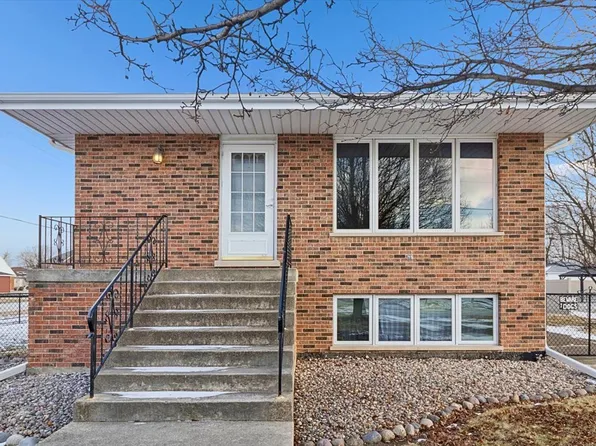 8301 Normandy Ave, Burbank, IL 60459