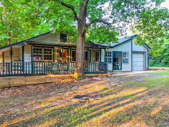 230 Hickory Ln, Eufaula, OK 74432