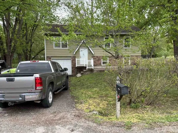 3871 McVey Rd, Sedalia, MO 65301
