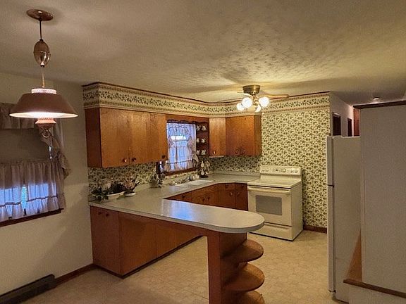 5th image of 2124 Oak St