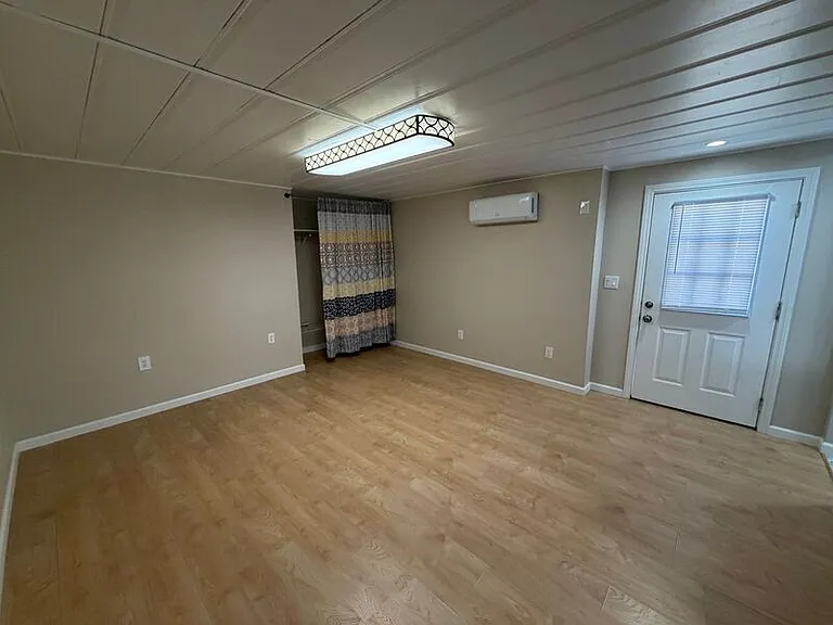 338 S Melrose Dr #4 — Photo 8