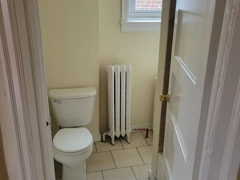 4911 N Franklin St — Photo 3
