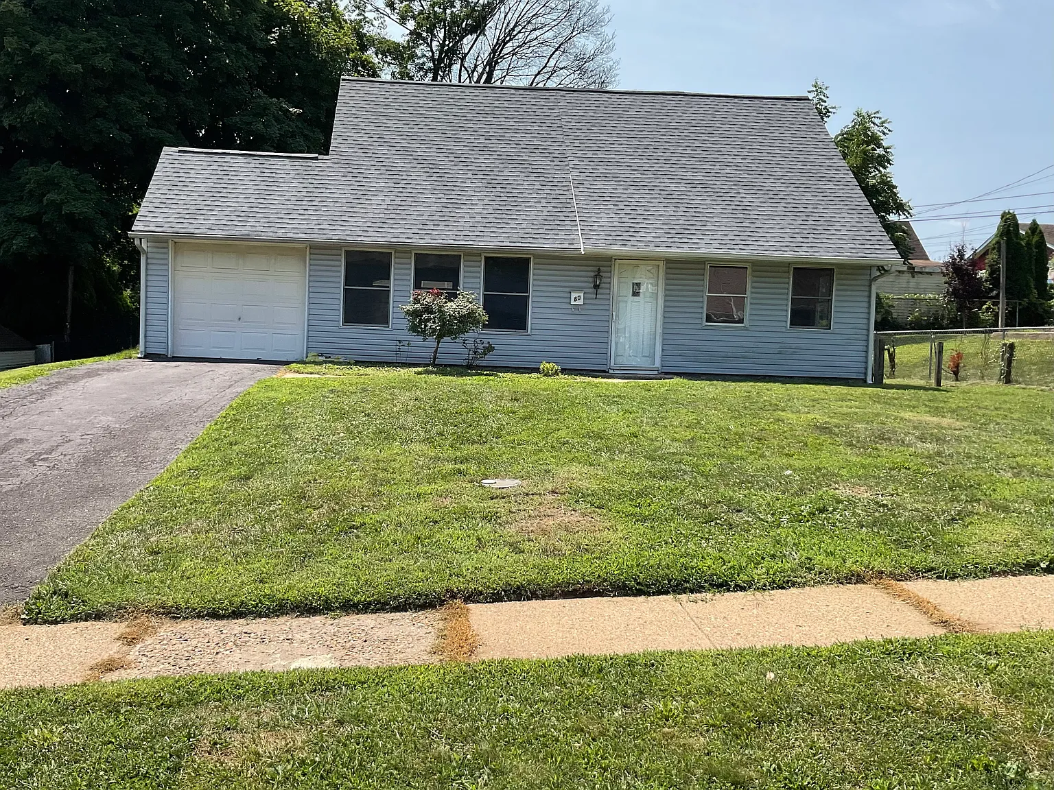 4 bed, 1275 sqft, $2,700 — Photo 1