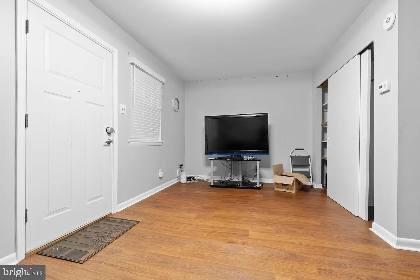 3 bed, 2.0 bath, 1380 sqft, $1,900 — Photo 3