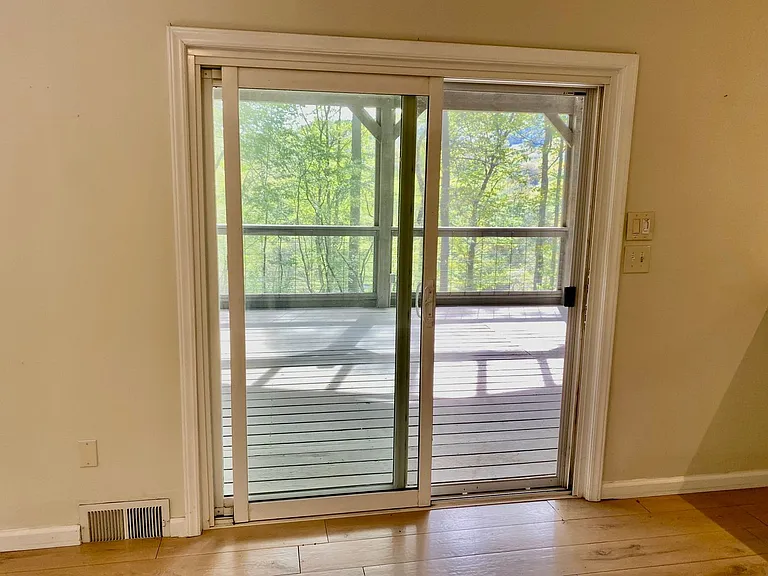50 Ferncliff Dr — Photo 19