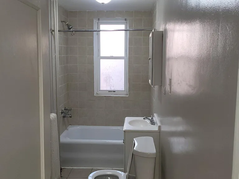 82 Carroll St #10 — Photo 1