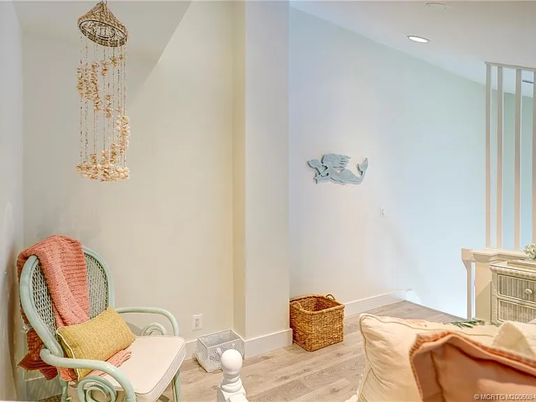 245 NE Macarthur Blvd #11 — Photo 35