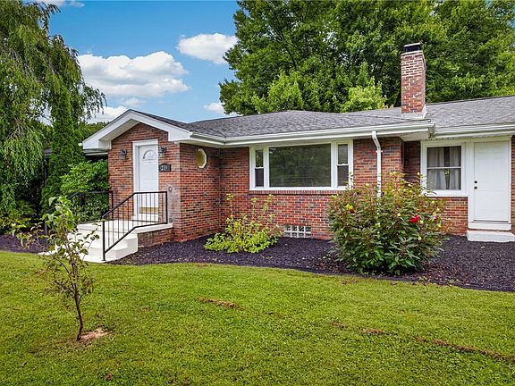 4th image of 219 Mission Meade Dr