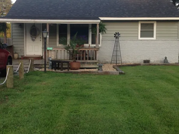 2743 Weems Rd, Weems, VA 22576