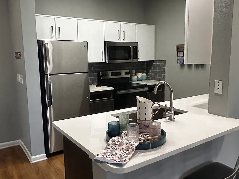 The Quarters Sterling House (Student Housing - Rent by the Bed) — Photo 47
