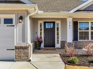 207 Rim Rock Cir, Huntsville, AL 35810