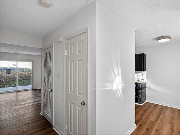 5th image of 21864 Ronald Dr