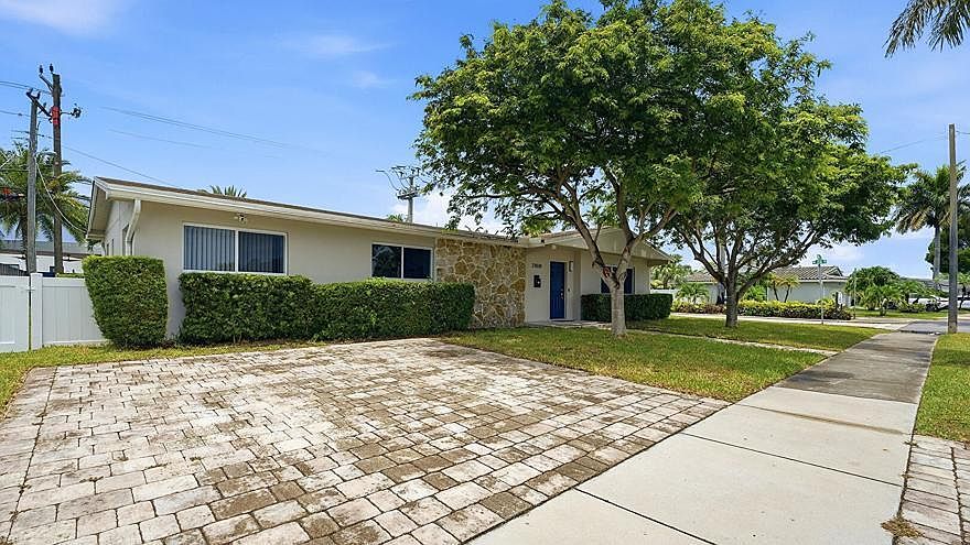 1st image of 21020 Highland Lakes Boulevard