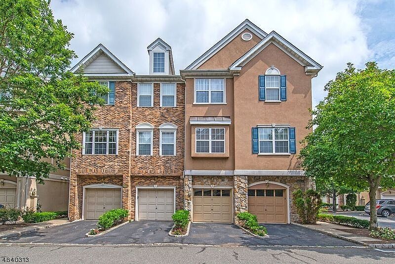 1st image of 3 Devonshire Dr