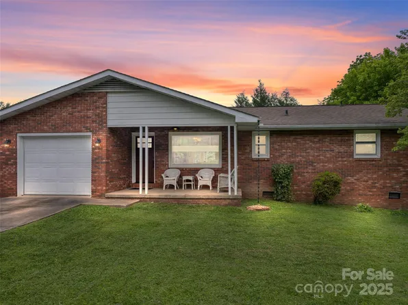 158 Fisher Rd, Brevard, NC 28712