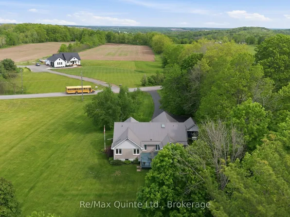 302 Clearview Rd, Belleville, ON K0K 3E0