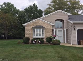 1377 E Cross Creek Dr, Willoughby, OH 44094