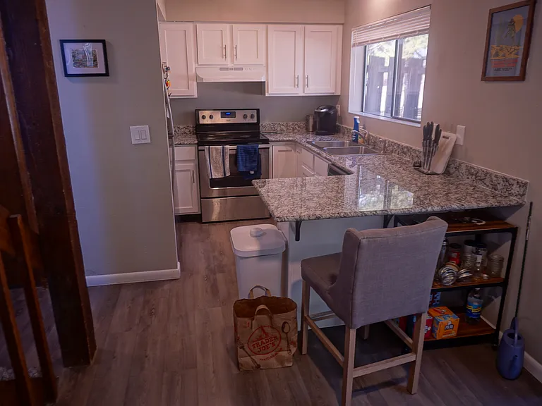 538 Strachan Dr — Photo 5