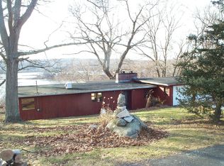 15 Orchard Ln, Gales Ferry, CT 06335