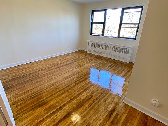 2nd image of 81 Beacon Hill Dr #8C