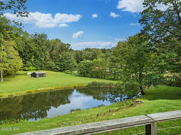 3rd image of 29 Hunting Ridge Rd
