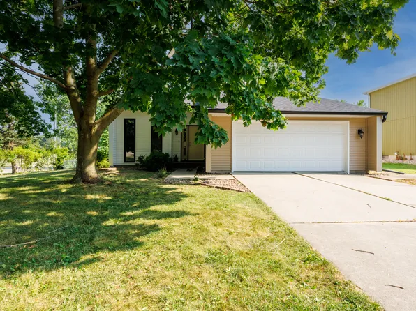 107 Regal Dr, Normal, IL 61761