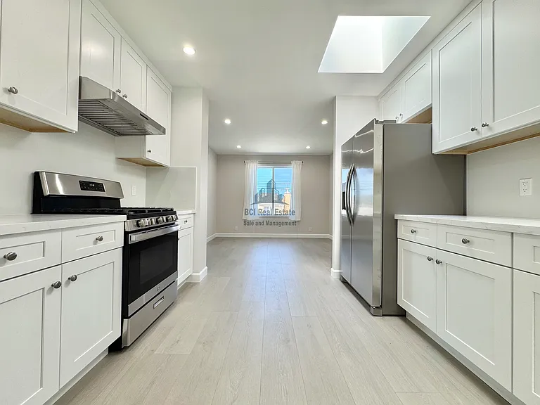 2114 35th Ave — Photo 11
