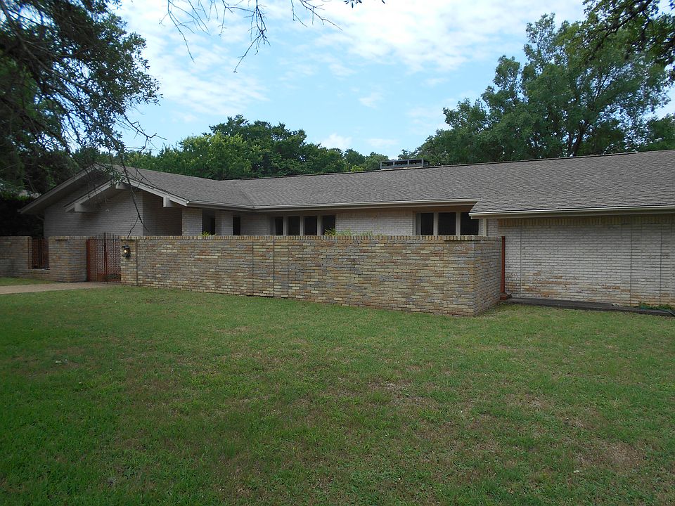 2nd image of 4311 N Hills Dr