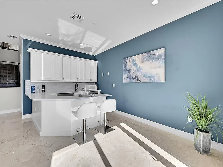2254 SE 7th St — Photo 16