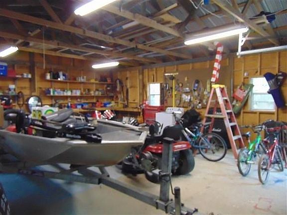 5th image of 1589 Blue Creek Dr