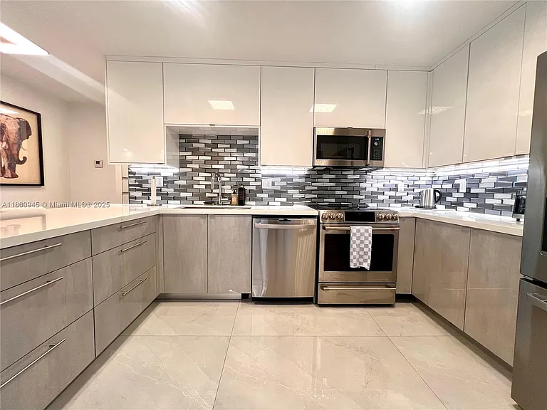 100 Bayview Dr #1524 — Photo 1