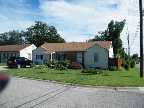 1039 W 10th St, Junction City, KS 66441
