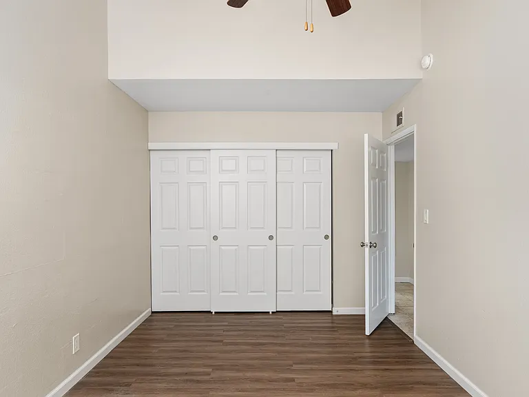 Menlo Pointe — Photo 14