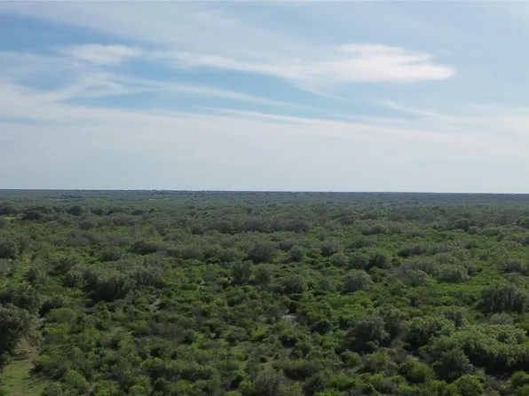 6104 Lucas Rd, Goliad, TX 77963