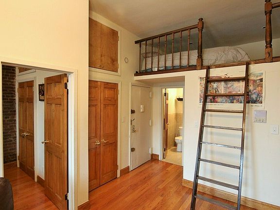 5th image of 102 W 76th St APT 2F