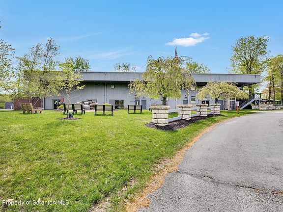 5th image of 784 Bluebird Dr