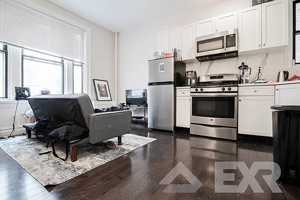 Rented by EXR | media 8