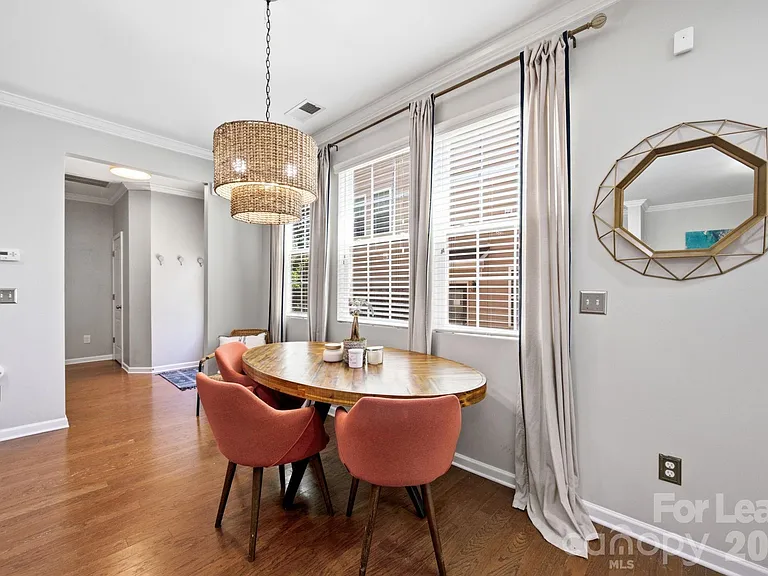 7037 Broughton Ln — Photo 10