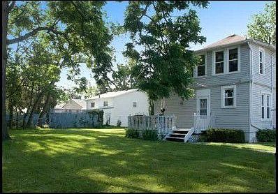 3rd image of 450 E Lincoln Ave