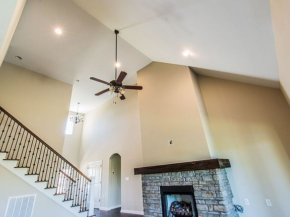 5th image of 2660 Royal Ct