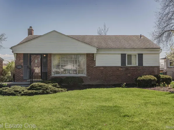 31881 Lamar Dr, Farmington, MI 48336