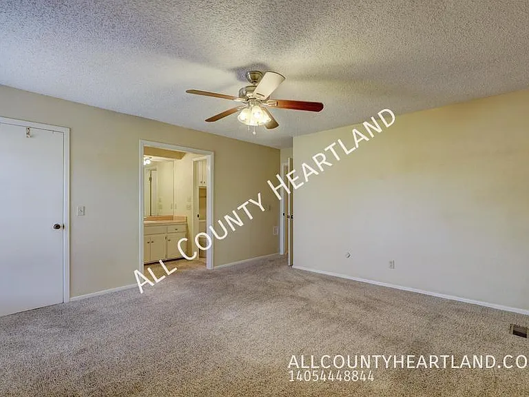 841 N Robinson Ave — Photo 11